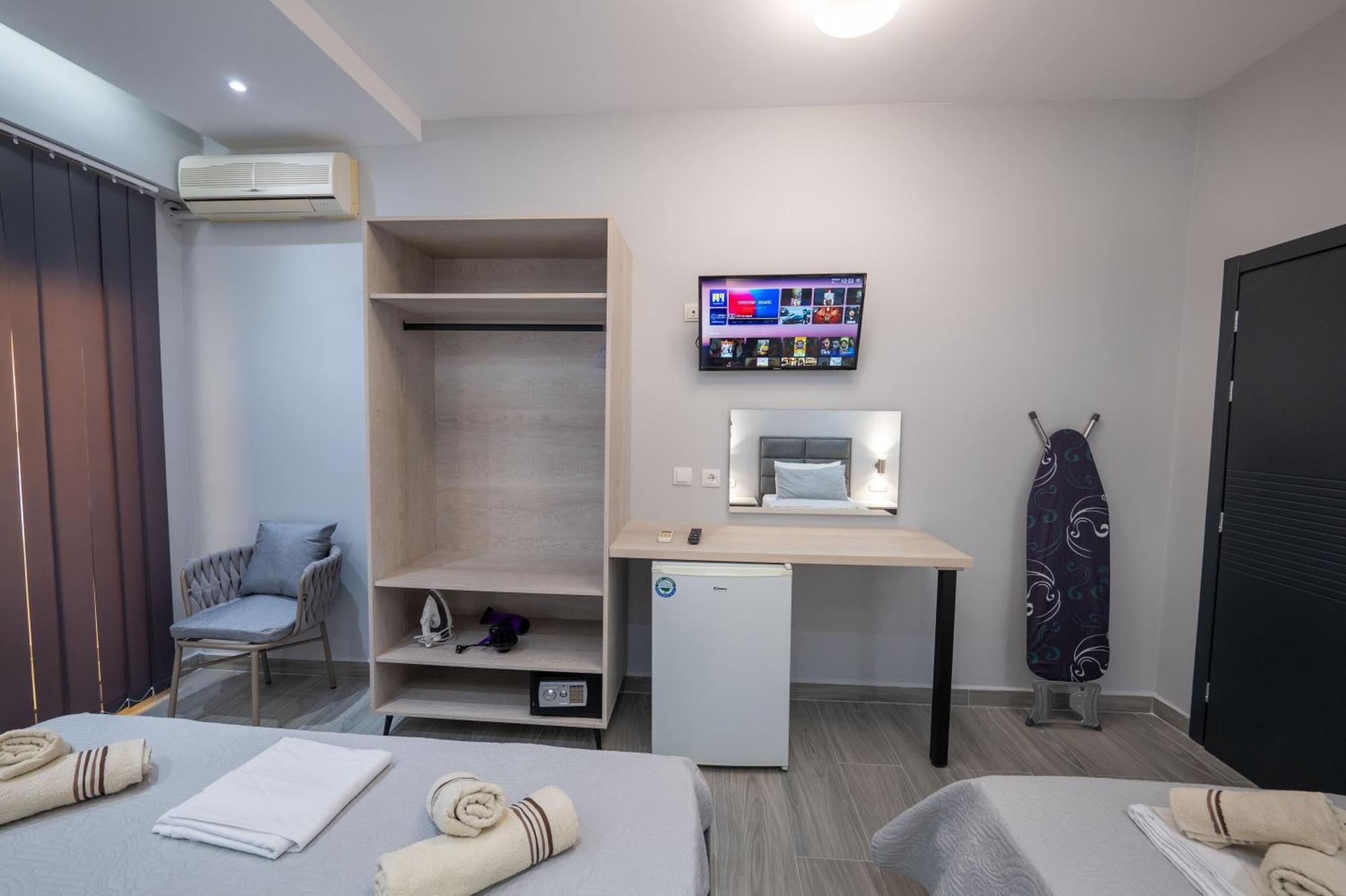 Hotel Porti Sarandë Exteriör bild